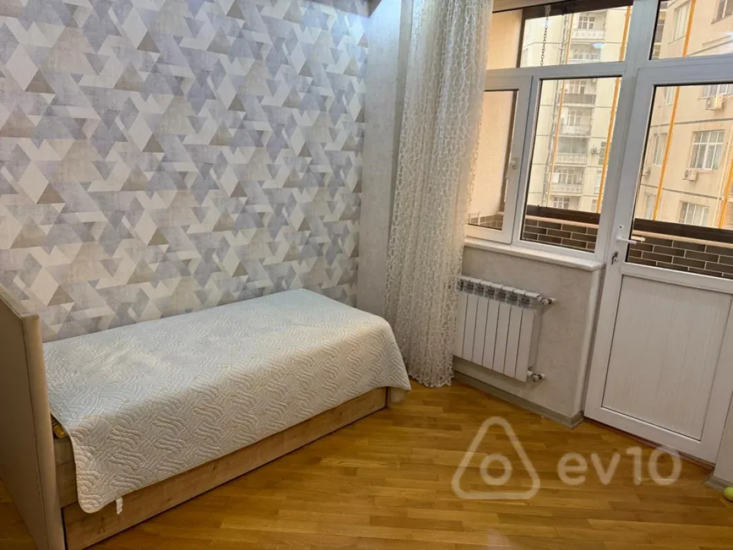 Kirayə verilir 4 otaqlı yeni tikili 110 m²