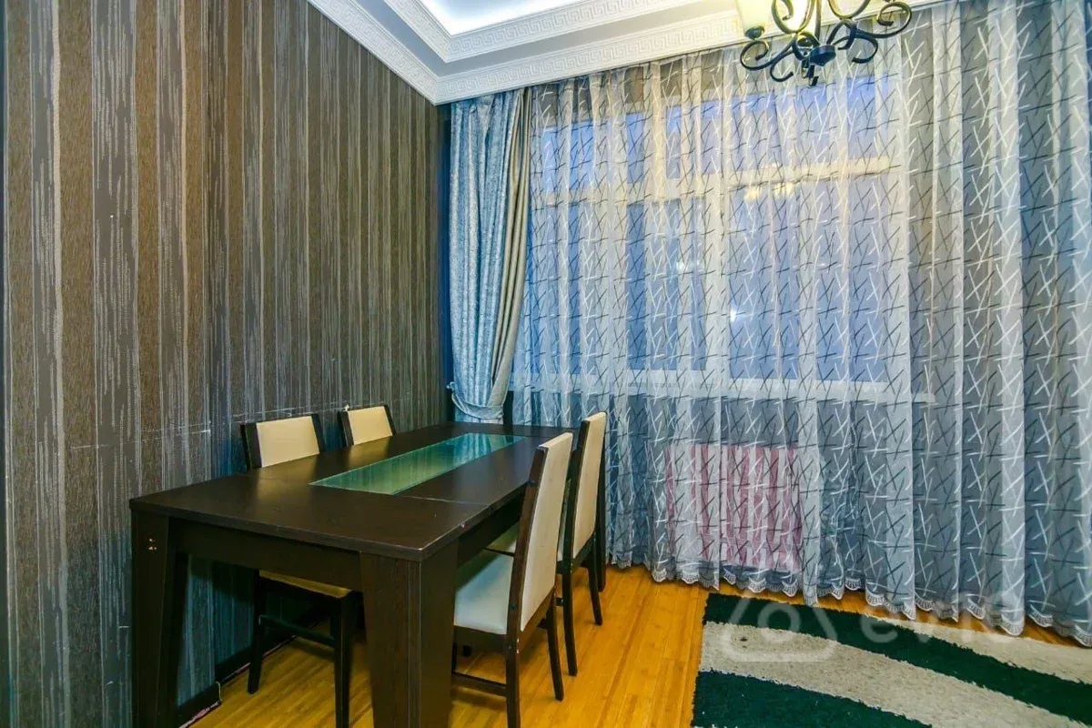 Kirayə verilir 3 otaqlı yeni tikili 70 m²