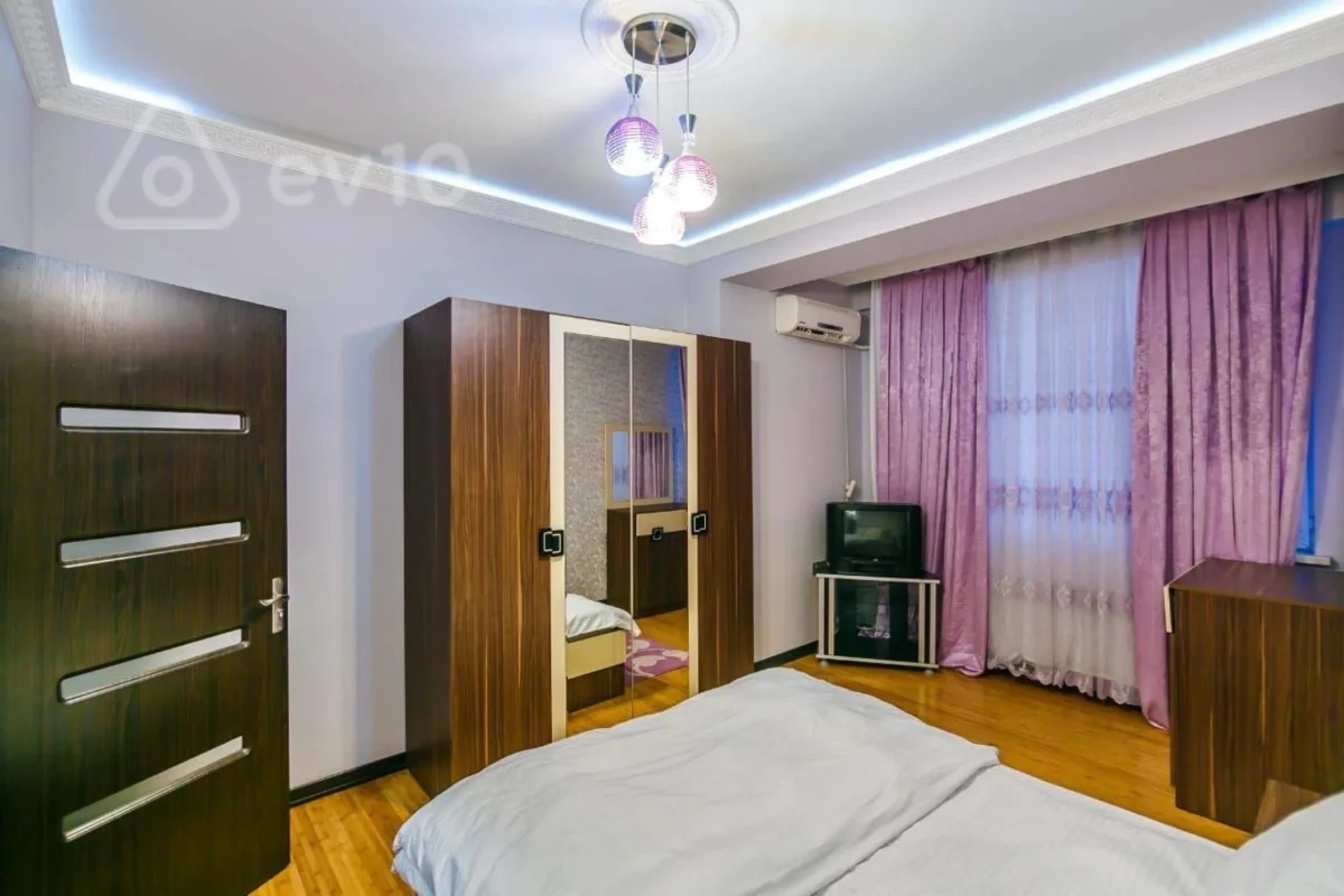 Kirayə verilir 3 otaqlı yeni tikili 70 m²