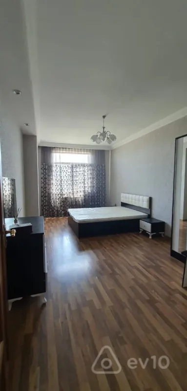 Kirayə verilir 2 otaqlı yeni tikili 80 m²