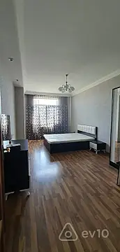 Kirayə verilir 2 otaqlı yeni tikili 80 m²