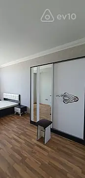 Kirayə verilir 2 otaqlı yeni tikili 80 m²