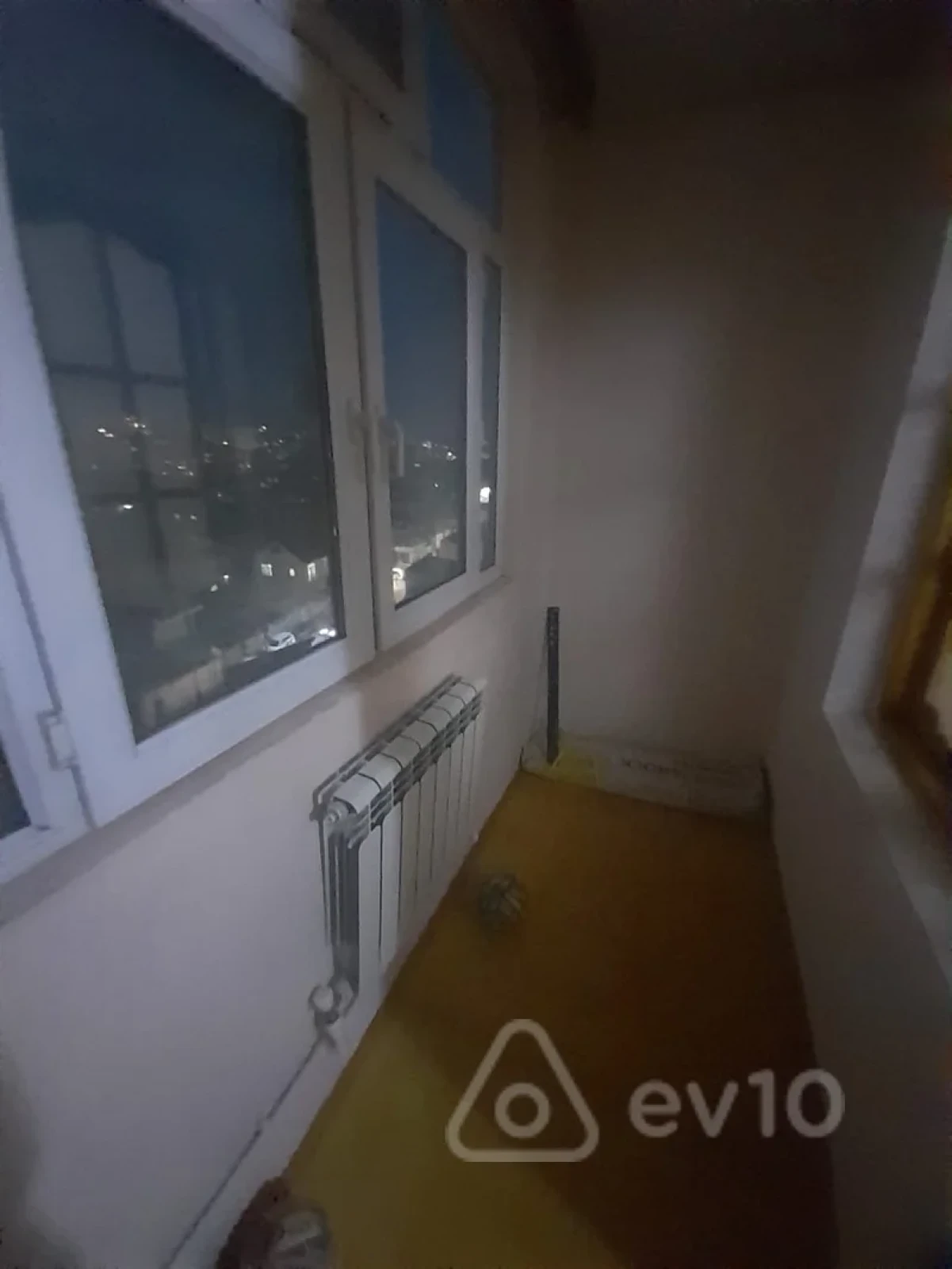 Satılır 2 otaqlı köhnə tikili 69 m²