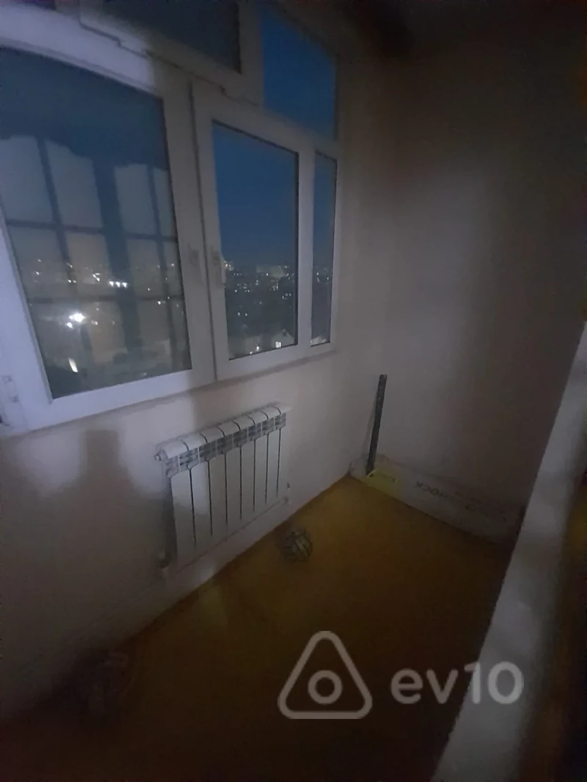 Satılır 2 otaqlı köhnə tikili 69 m²