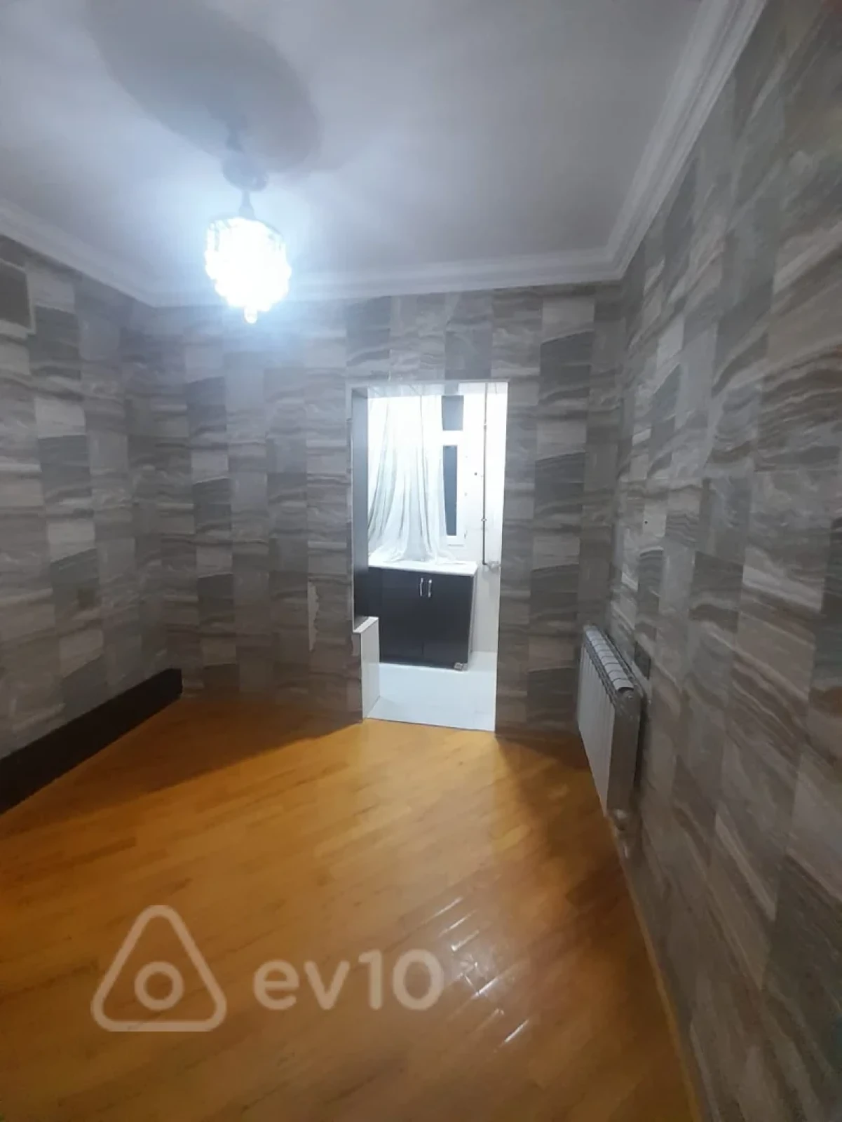 Satılır 2 otaqlı köhnə tikili 69 m²