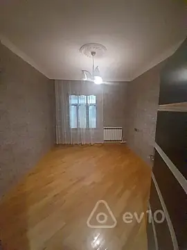 Satılır 2 otaqlı köhnə tikili 69 m² — Xırdalan 2 otaq 69.00 m²