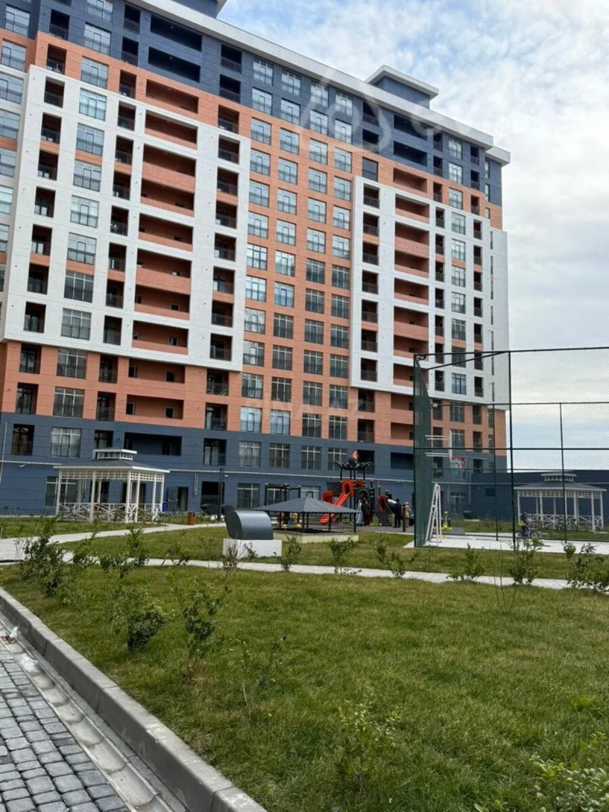 Kirayə verilir 2 otaqlı yeni tikili 58 m²