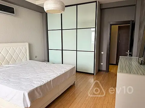 Kirayə verilir 2 otaqlı yeni tikili 91 m²