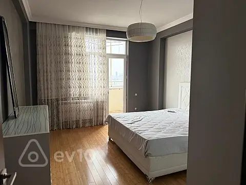 Kirayə verilir 2 otaqlı yeni tikili 91 m²