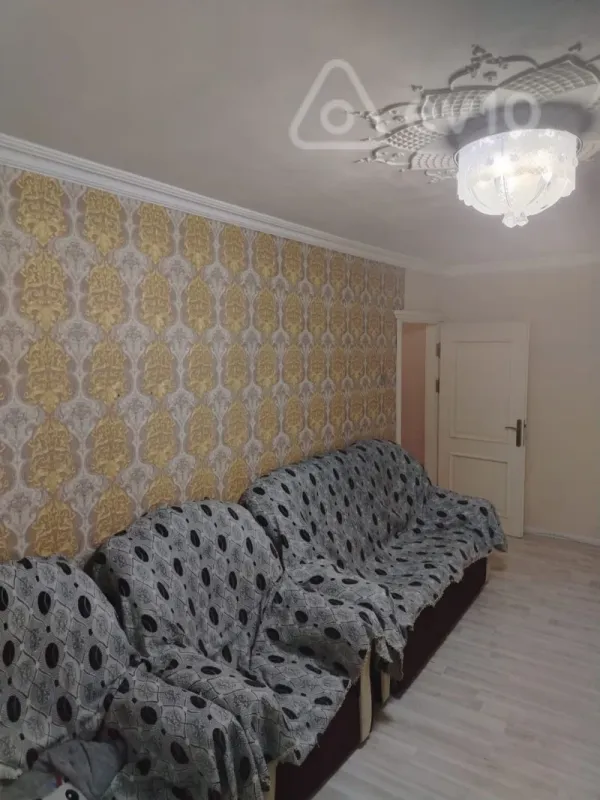 Kirayə verilir 2 otaqlı köhnə tikili 60 m²