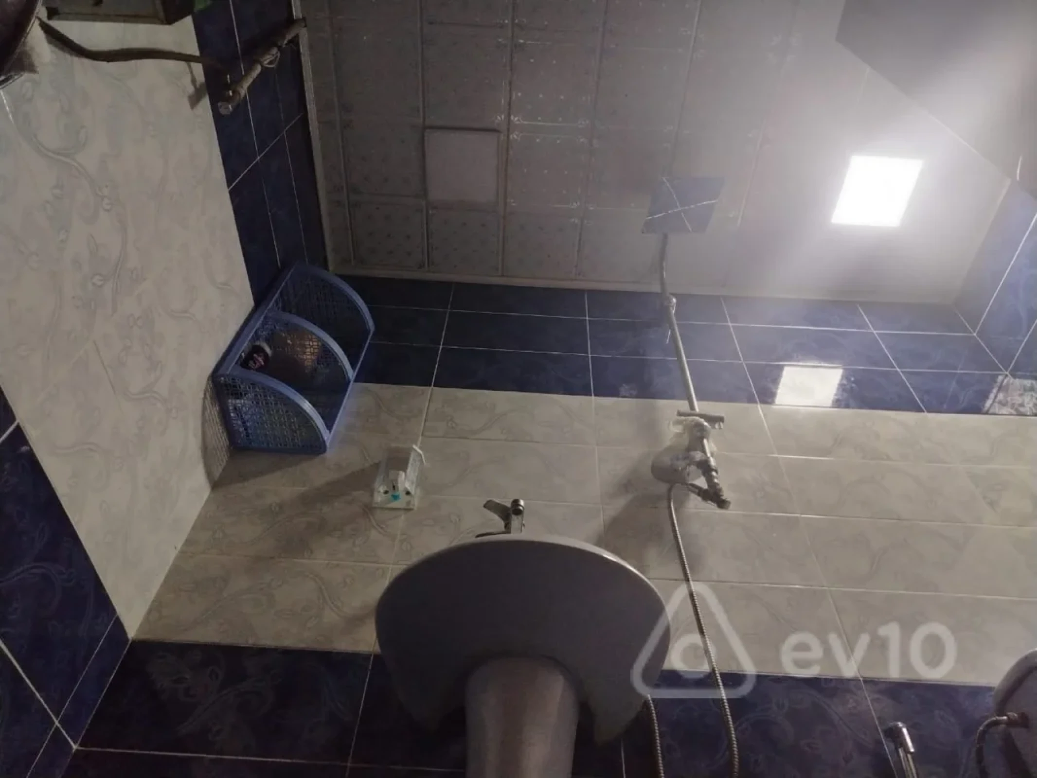 Kirayə verilir 2 otaqlı köhnə tikili 60 m²