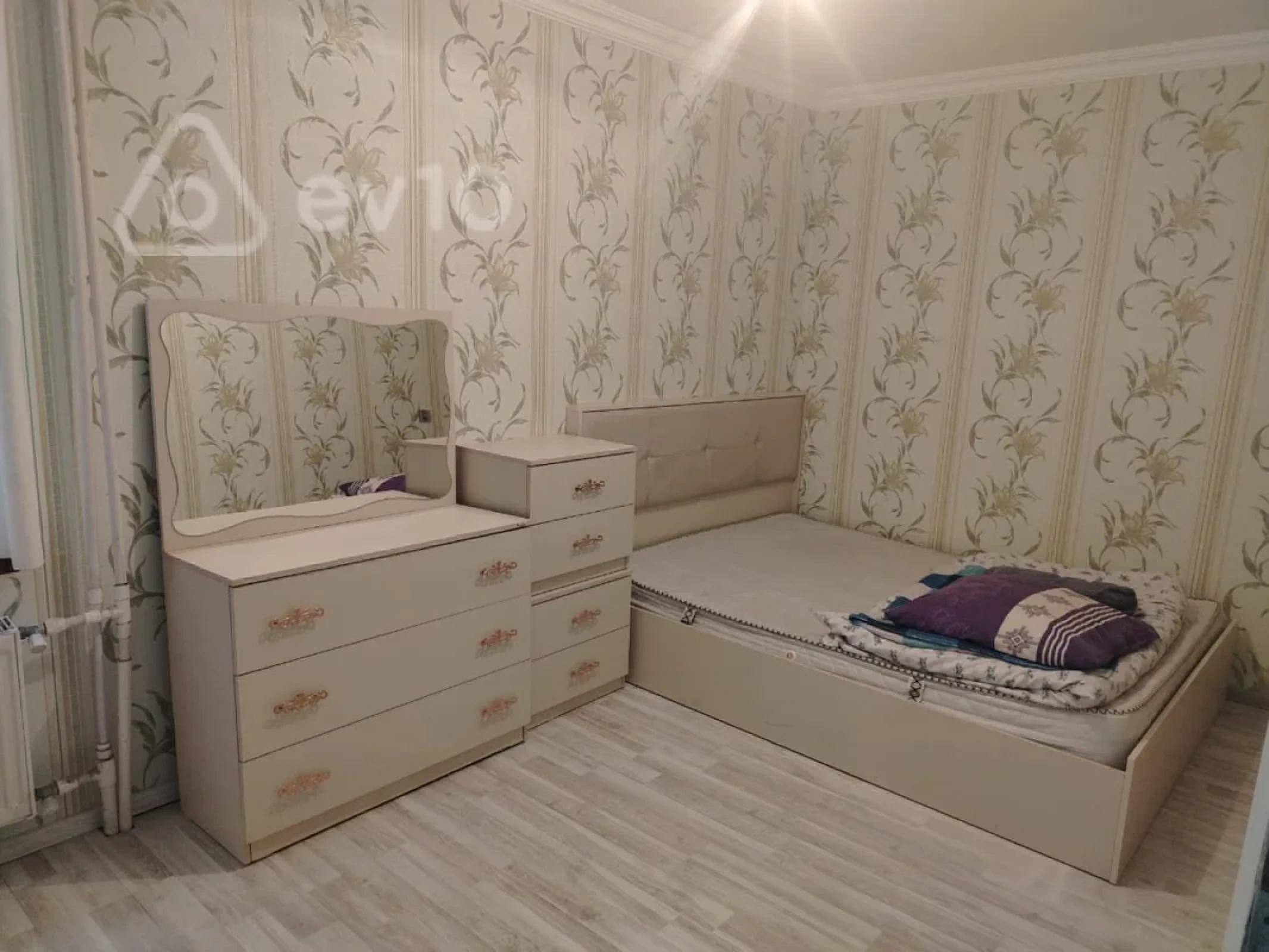 Kirayə verilir 2 otaqlı köhnə tikili 60 m²