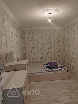 Kirayə verilir 2 otaqlı köhnə tikili 60 m²