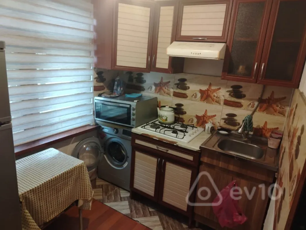 Kirayə verilir 2 otaqlı köhnə tikili 60 m²