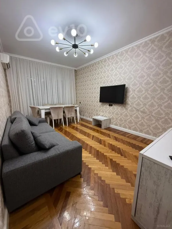Kirayə verilir 3 otaqlı köhnə tikili 75 m²