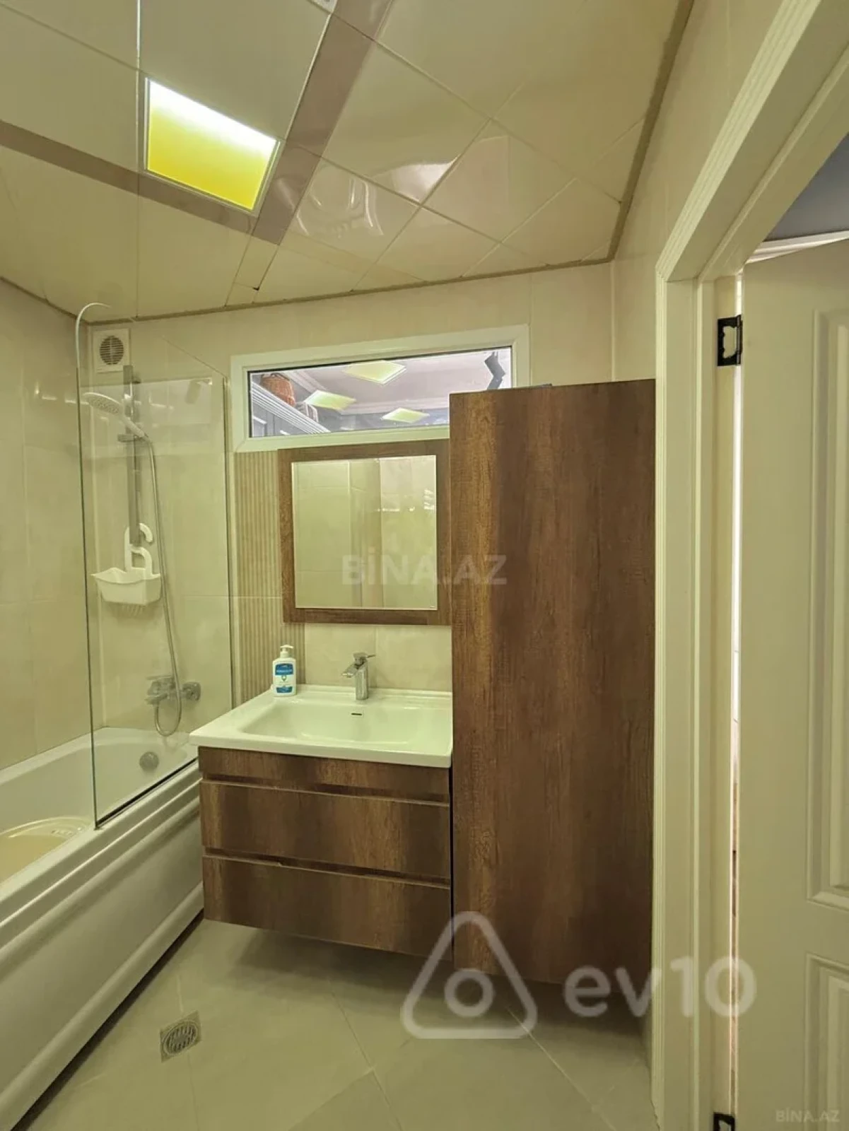 Kirayə verilir 3 otaqlı köhnə tikili 75 m²