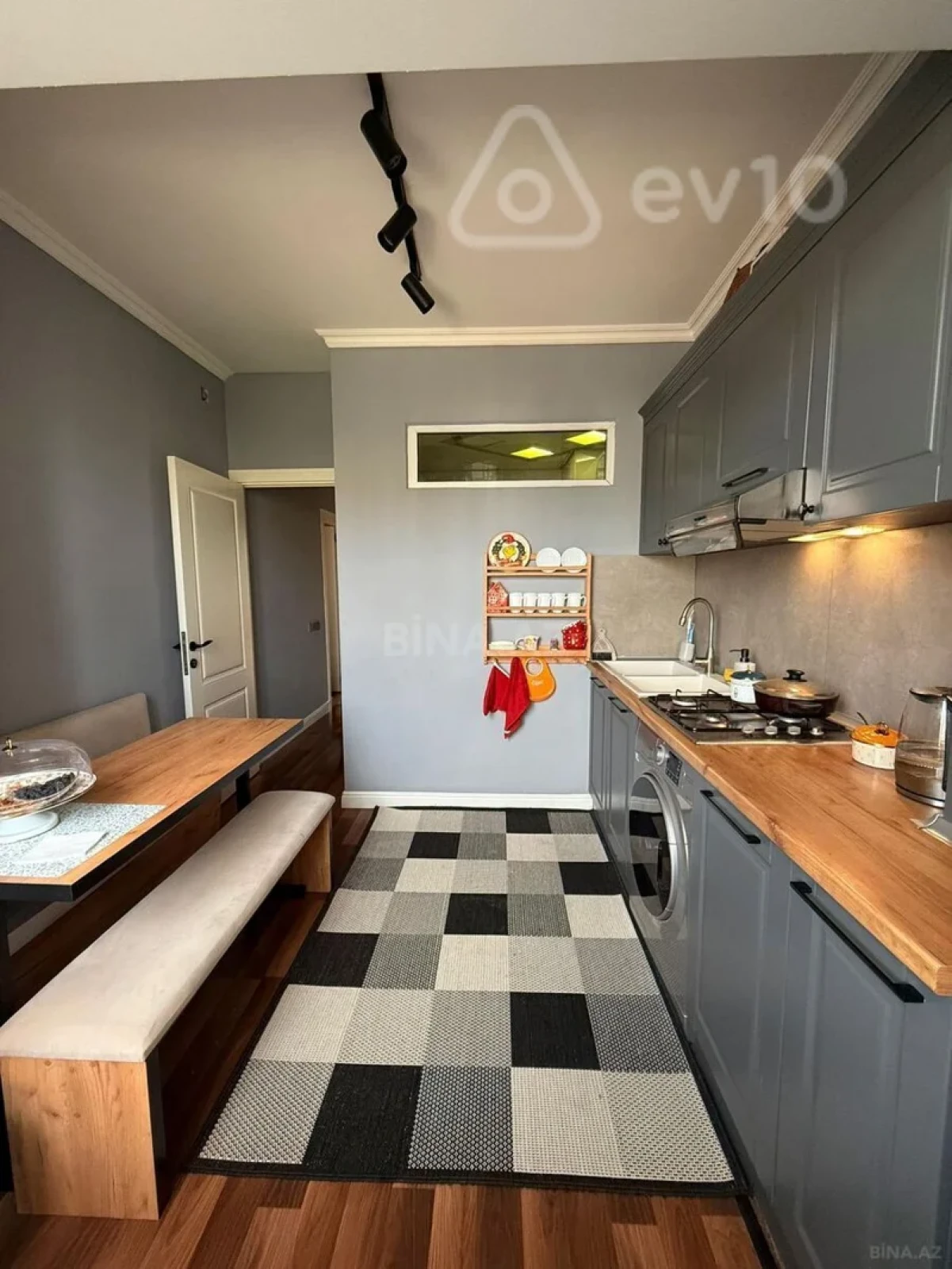 Kirayə verilir 3 otaqlı köhnə tikili 75 m²