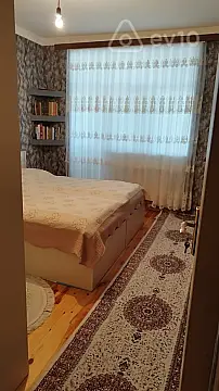 Satılır 4 otaqlı köhnə tikili 120 m²