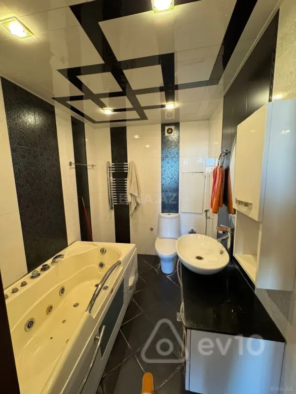 Kirayə verilir 4 otaqlı yeni tikili 175 m²