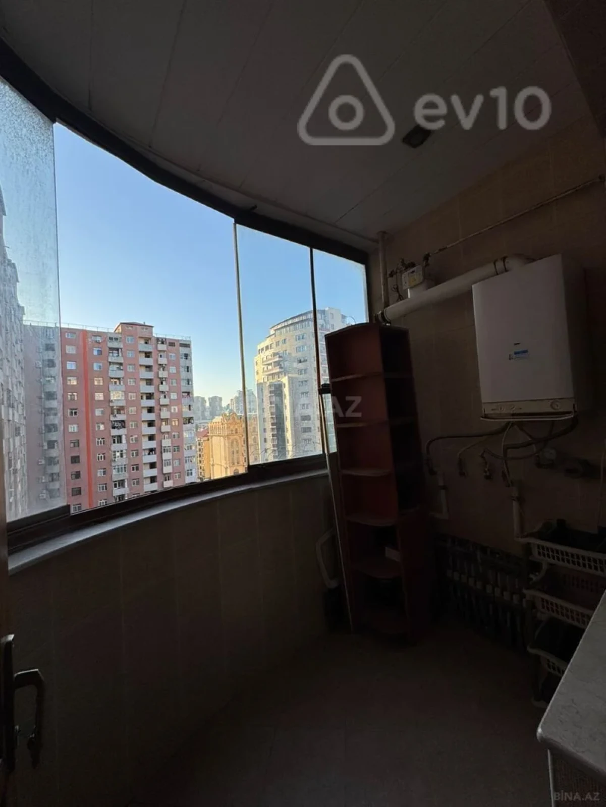 Kirayə verilir 4 otaqlı yeni tikili 175 m²