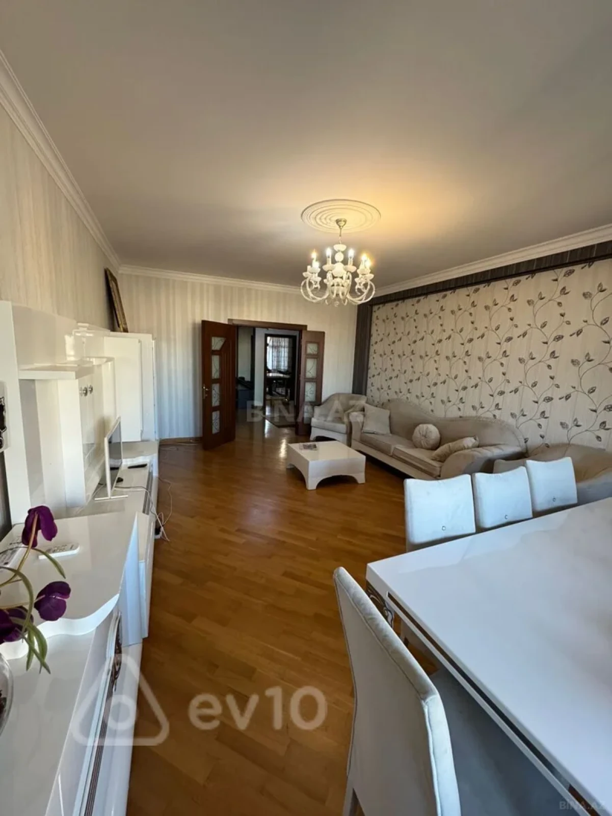 Kirayə verilir 4 otaqlı yeni tikili 175 m²