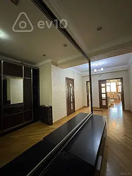 Kirayə verilir 4 otaqlı yeni tikili 175 m²