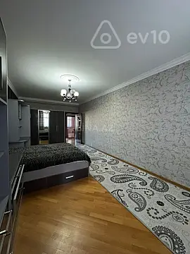 Kirayə verilir 4 otaqlı yeni tikili 175 m²