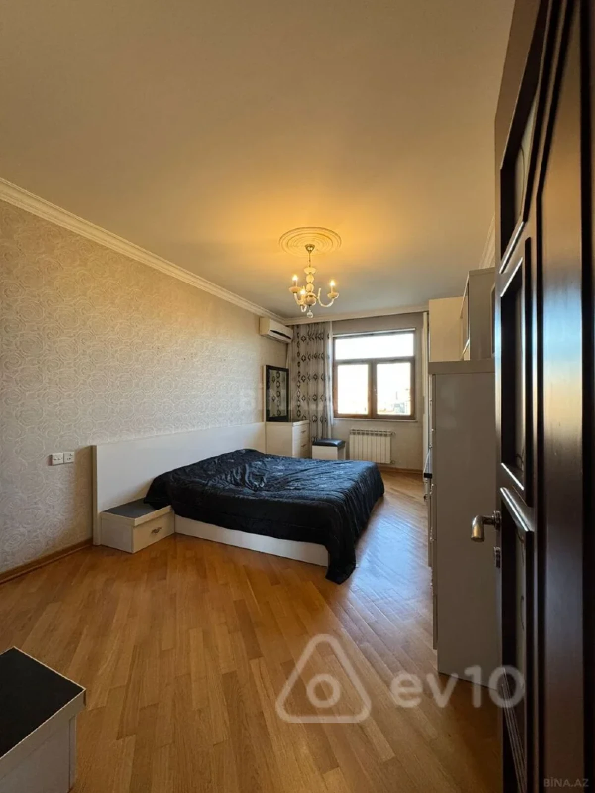Kirayə verilir 4 otaqlı yeni tikili 175 m²