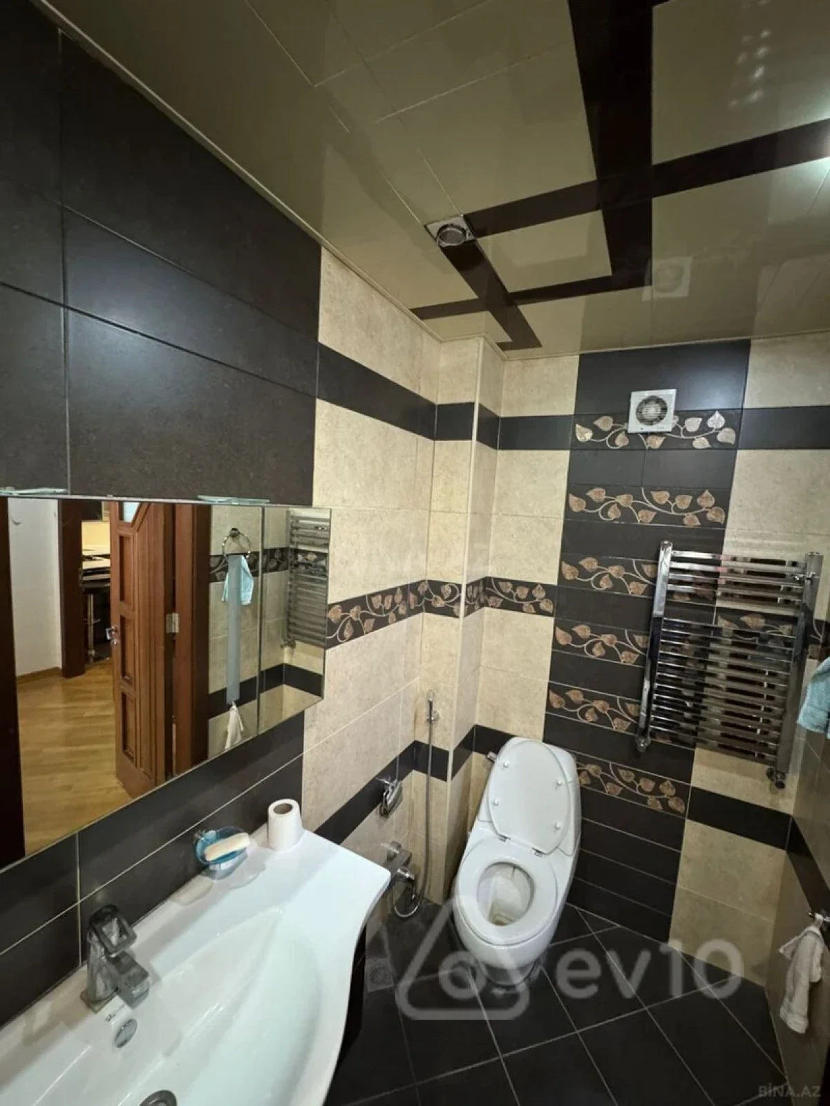 Kirayə verilir 4 otaqlı yeni tikili 175 m²