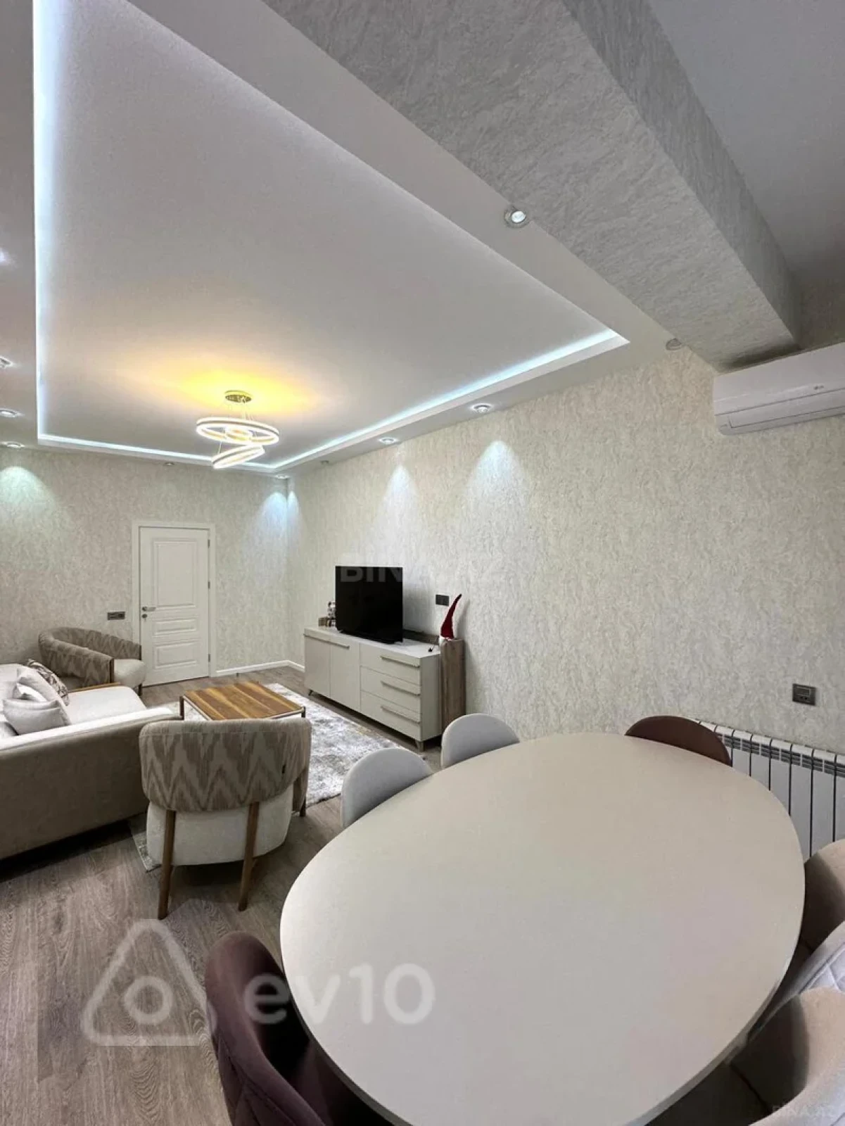 Kirayə verilir 2 otaqlı yeni tikili 58 m²