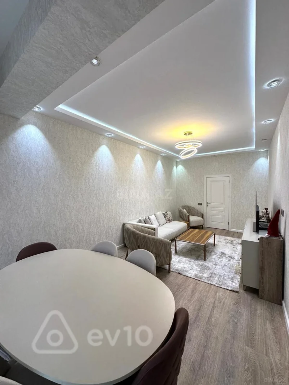 Kirayə verilir 2 otaqlı yeni tikili 58 m²