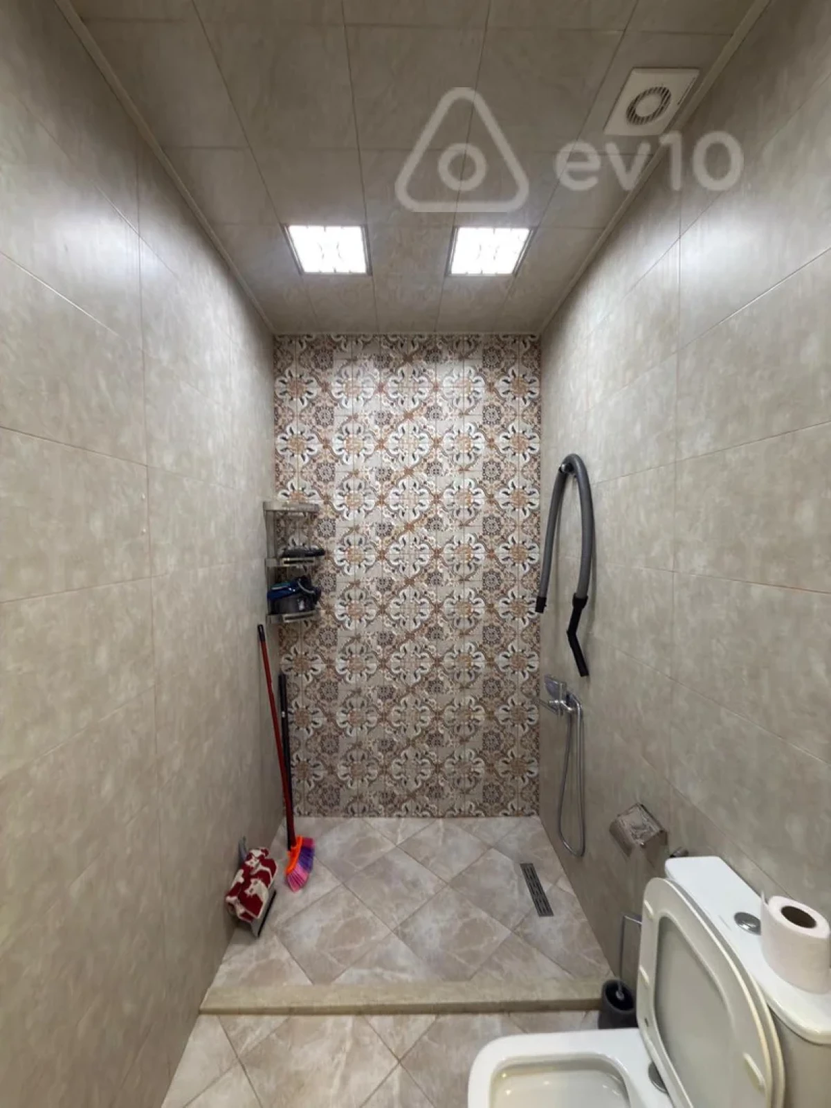 Kirayə verilir 2 otaqlı yeni tikili 73 m²