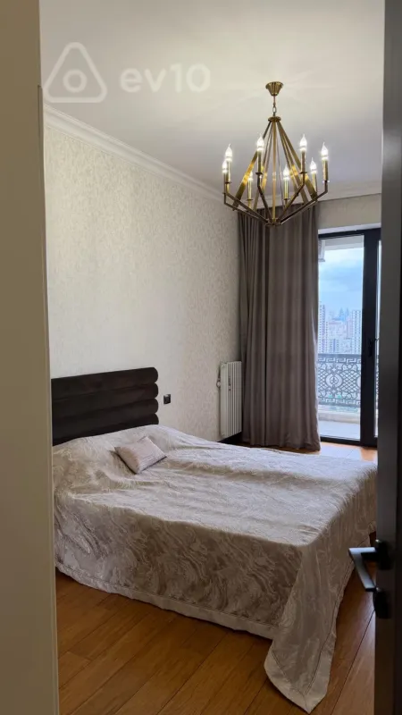 Kirayə verilir 3 otaqlı yeni tikili 126 m²