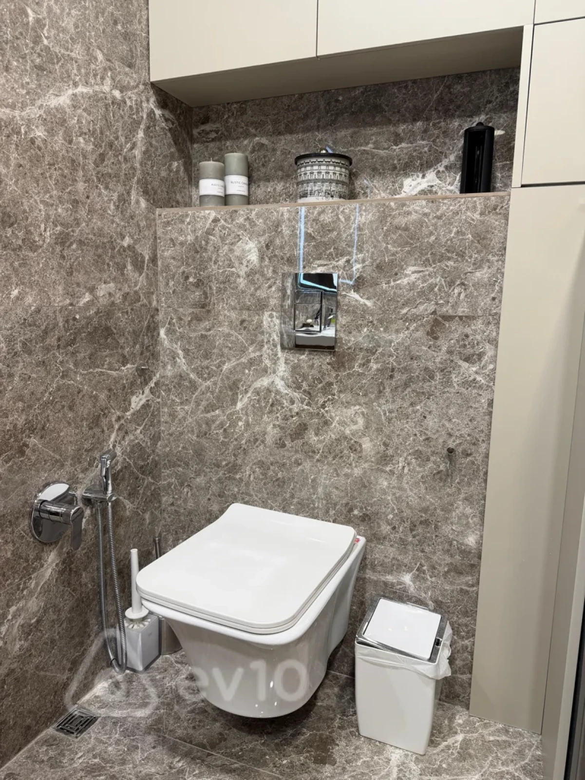 Kirayə verilir 3 otaqlı yeni tikili 126 m²