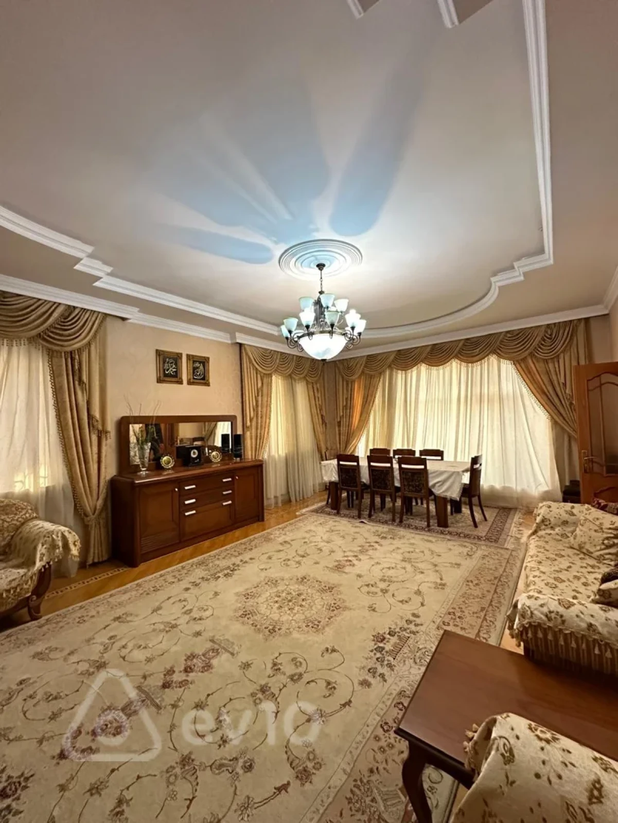 Kirayə verilir 8 otaqlı həyət evi 310 m²