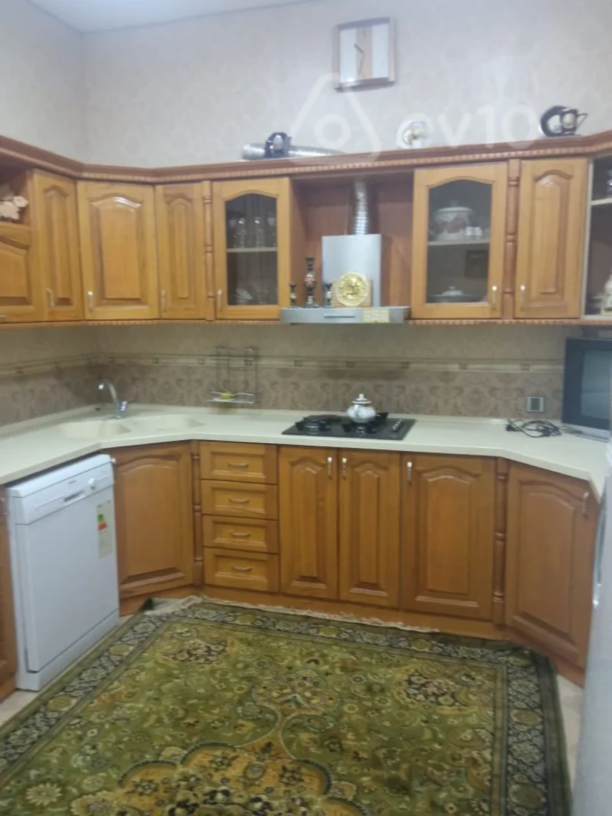 Kirayə verilir 8 otaqlı həyət evi 310 m²