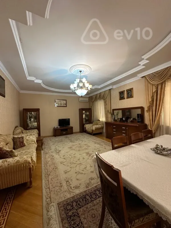Kirayə verilir 8 otaqlı həyət evi 310 m²