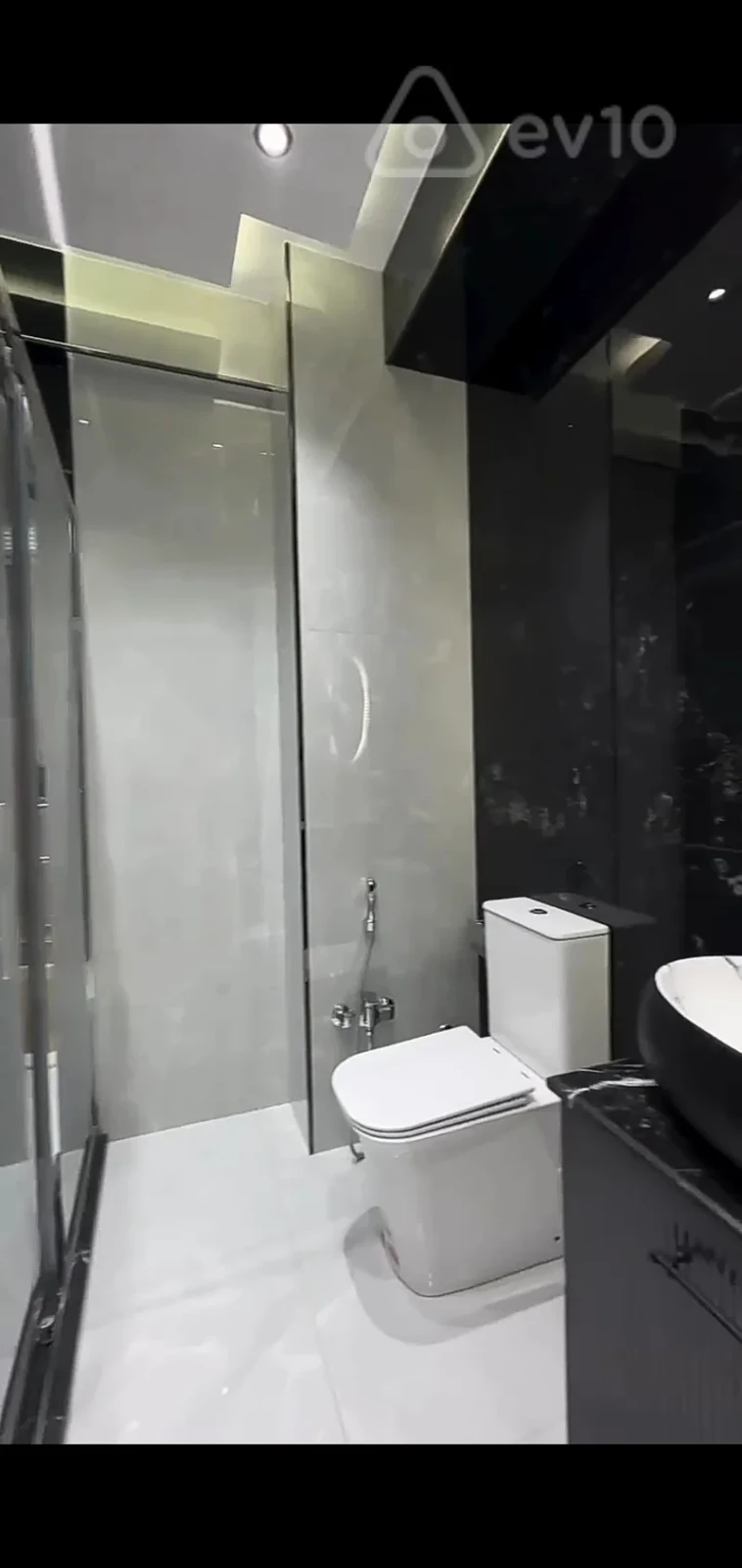 Satılır 3 otaqlı yeni tikili 137 m²