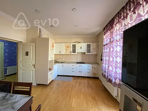 Kirayə verilir 2 otaqlı yeni tikili 105 m²