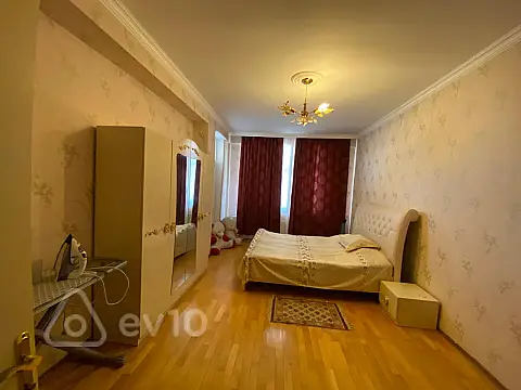 Kirayə verilir 2 otaqlı yeni tikili 105 m²