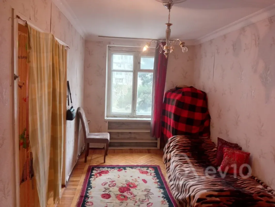 Satılır 3 otaqlı köhnə tikili 70 m²