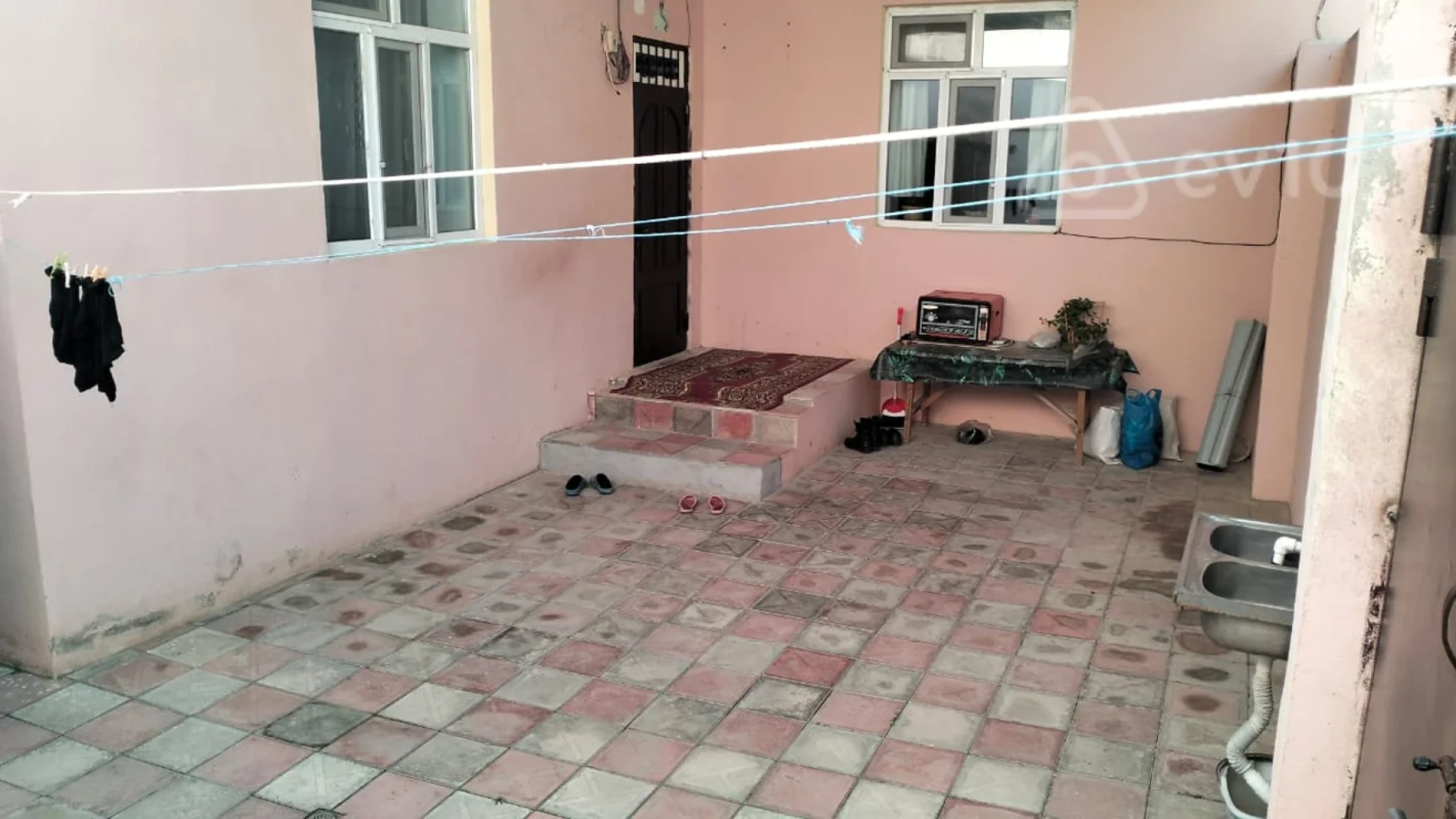 Satılır 3 otaqlı həyət evi 113 m²