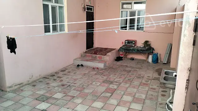 Satılır 3 otaqlı həyət evi 113 m²