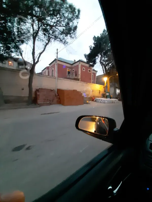 Satılır 8 otaqlı həyət evi 320 m²