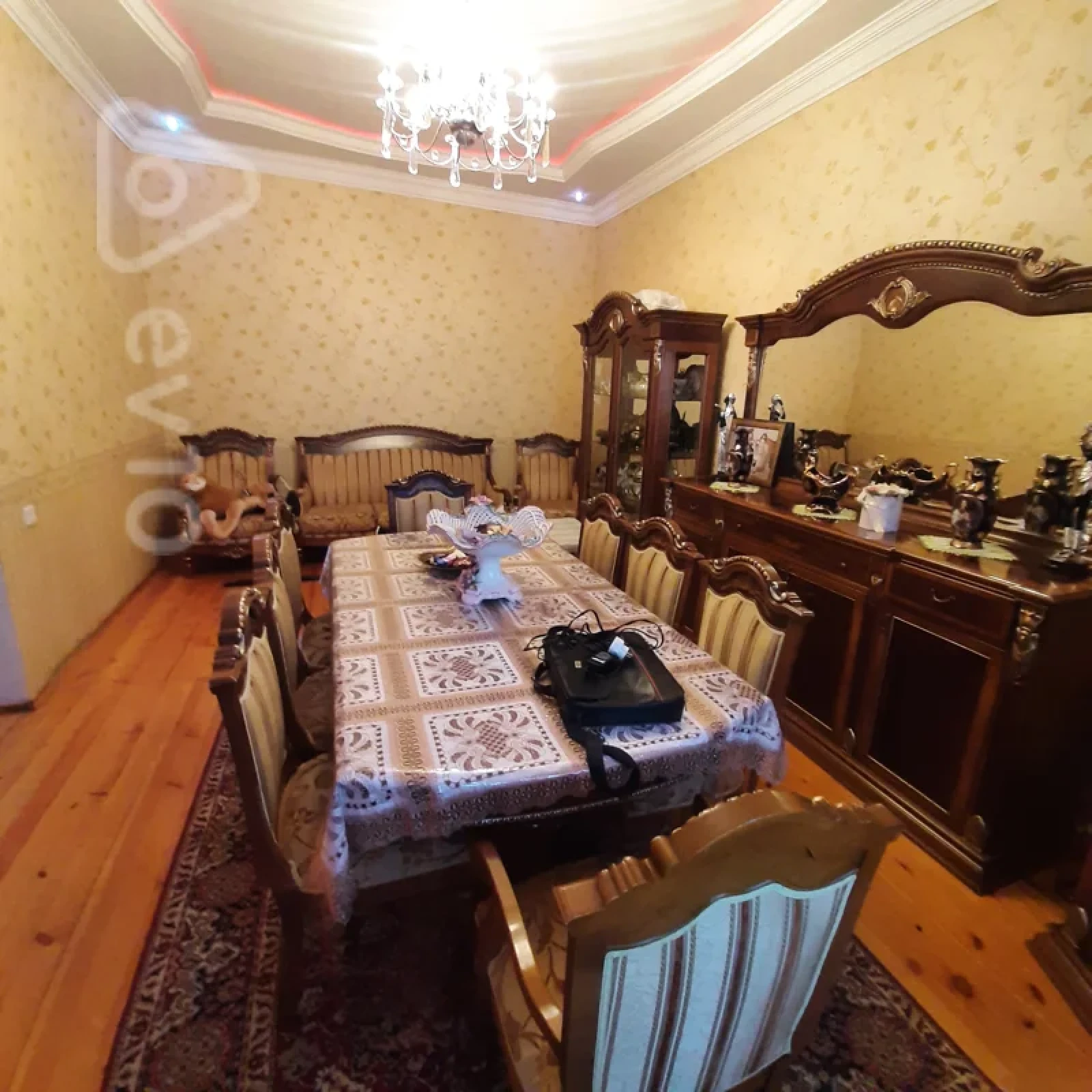 Satılır 8 otaqlı həyət evi 320 m²