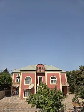 Satılır 8 otaqlı həyət evi 320 m²