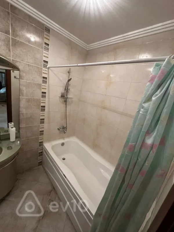 Kirayə verilir 2 otaqlı yeni tikili 80 m²