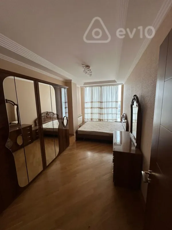 Kirayə verilir 2 otaqlı yeni tikili 80 m²