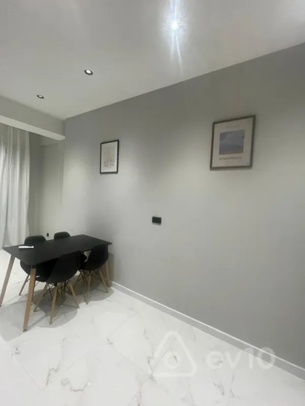 Kirayə verilir 2 otaqlı yeni tikili 117 m²