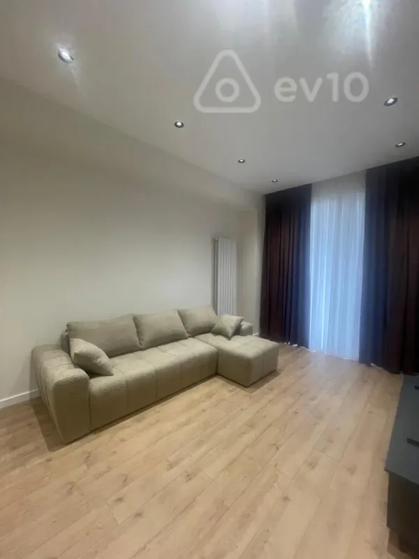 Kirayə verilir 2 otaqlı yeni tikili 117 m²